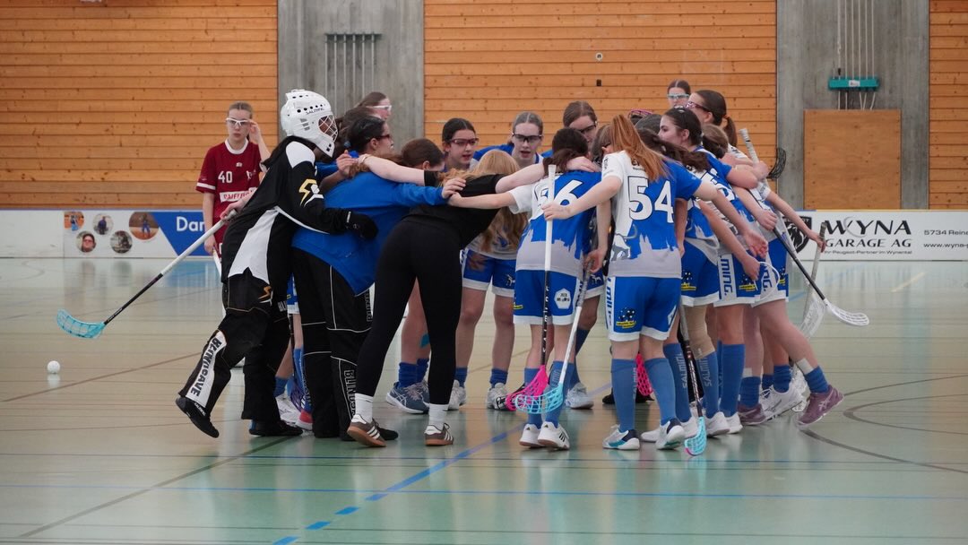 Unsere U17 absolvierte am Wochenende ihre letzte Runde und beendet die Saison mit 20 Punkten auf dem 6. Platz 💙🤍🦁

#floorballzurichlioness #juniorinnen #swissunihockey #lioness #floorball